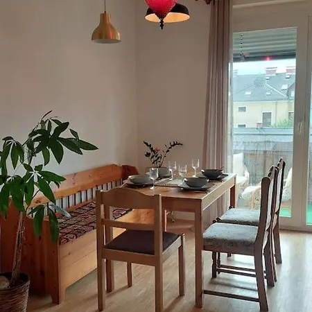 Schoene Helle Mit Whirlpoolbadewanne Apartmán