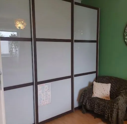 Schoene Helle Mit Whirlpoolbadewanne Apartman *